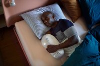 Minder dan zeven uur slaap verdubbelt je kans op een blessure